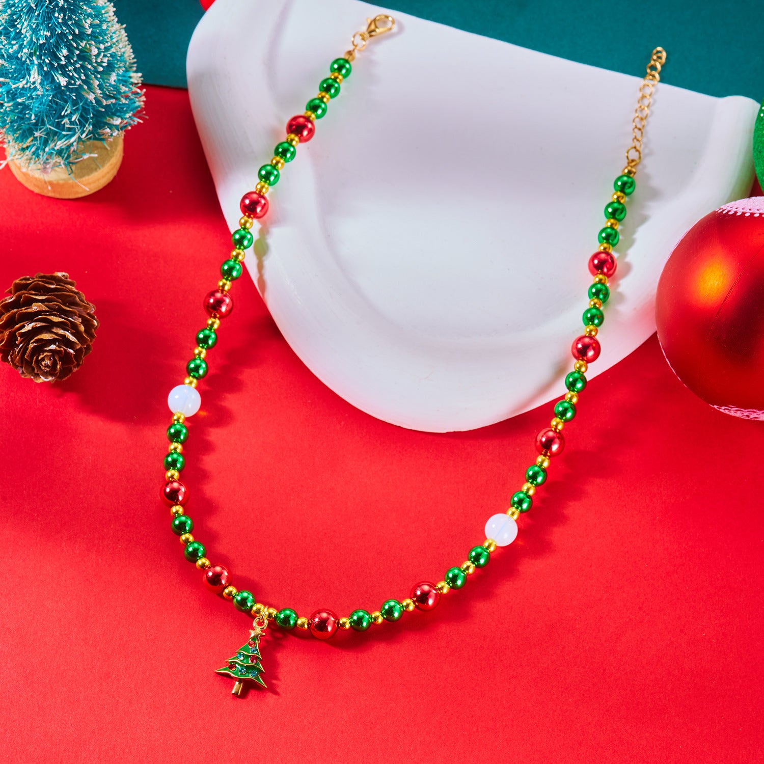 Wholesale Christmas Ornaments Beaded Snowflake Christmas Tree Pendant Necklace